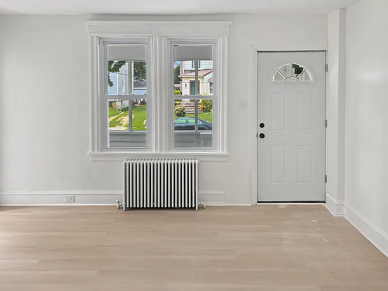 206 Evergreen Ave #A — Photo 2