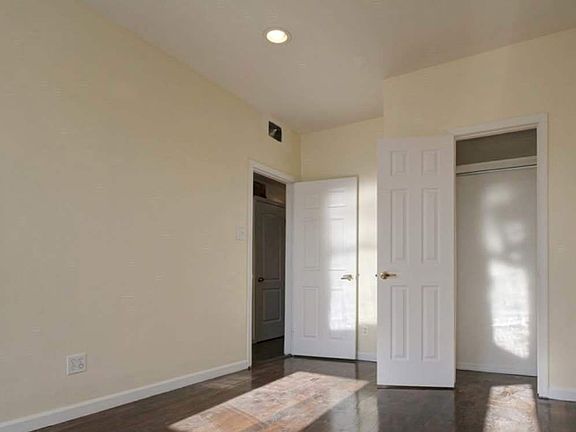 5th image of 472 Chauncey St #2