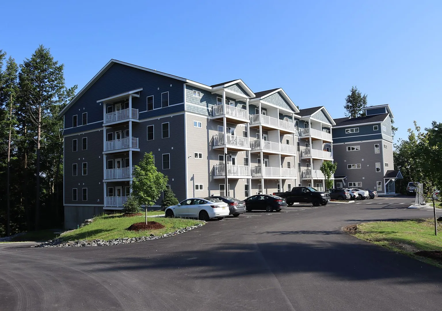 4 Gordon Lane — Photo 1