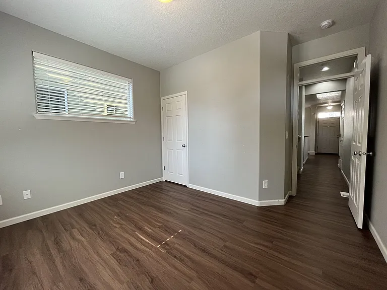 6262 NE Chestnut St — Photo 25