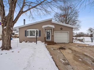1808 Coachman Dr, Waterloo, IA 50701