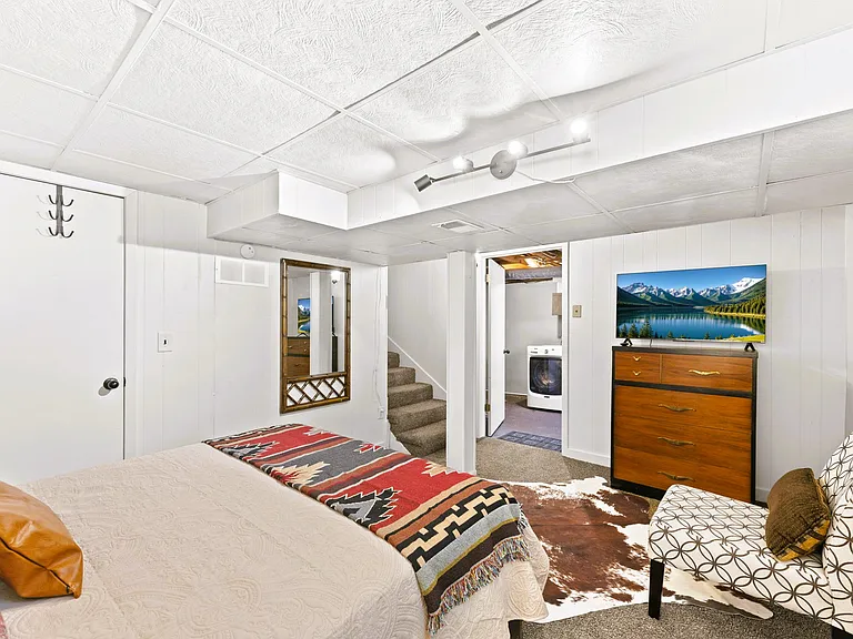 1024 S Ash St — Photo 23