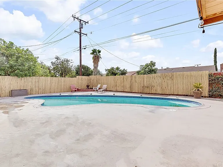 25441 Park Ave — Photo 13