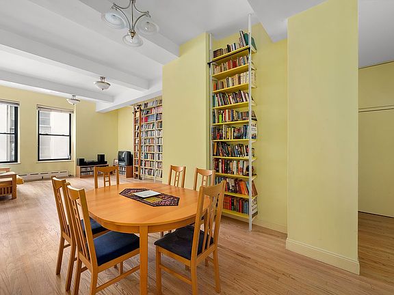 4th image of 3 Hanover Sq APT 13C