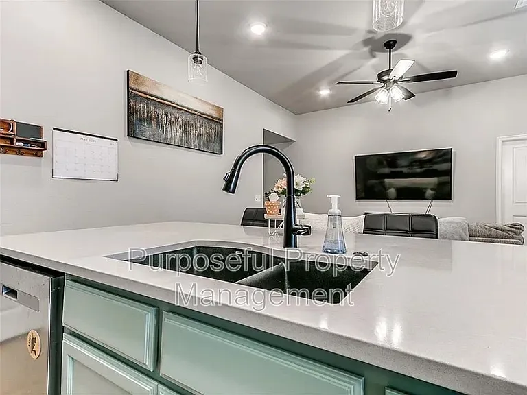 8701 Ricard Dr — Photo 9