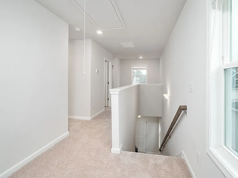775 Justify Loop — Photo 25