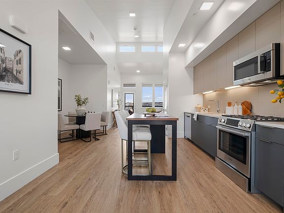 2nd image of 1545 32nd St #214