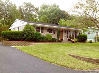 26 Edgewood Dr, Saugerties, NY 12477