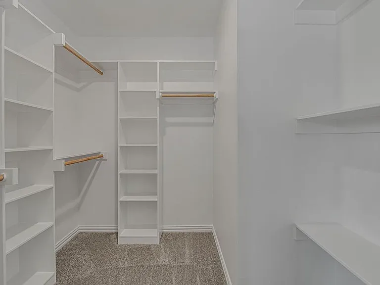 1138 E Broadway Ave — Photo 6