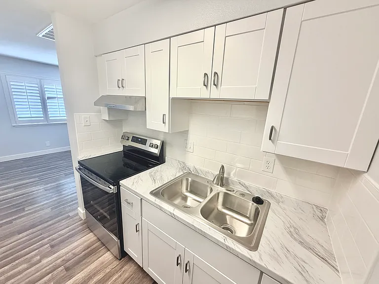 6019 Clark St #13 — Photo 6