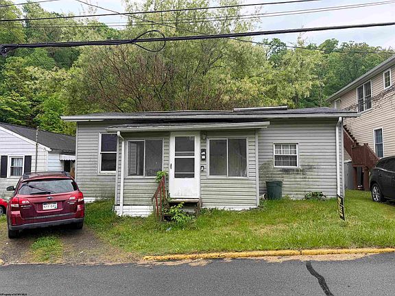 2nd image of 504 E Brockway Ave