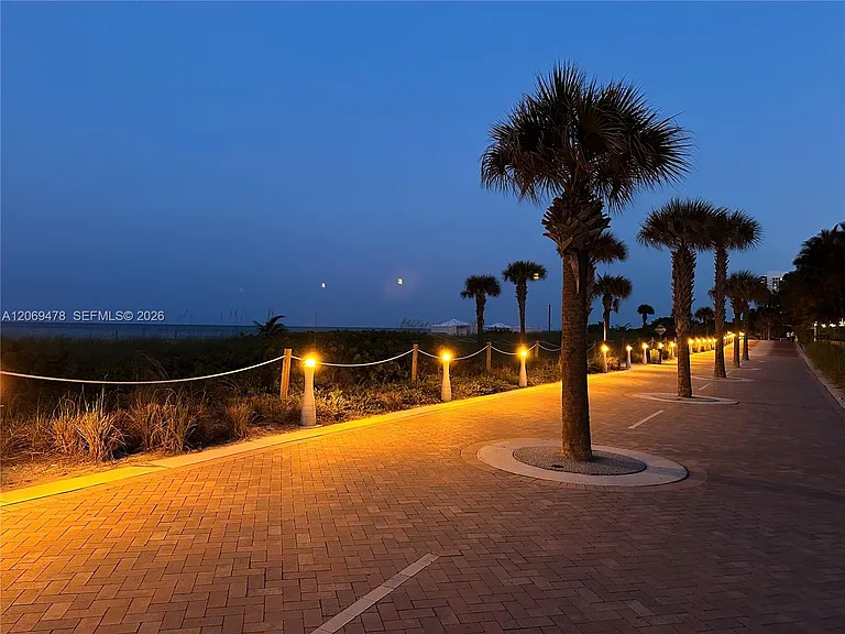 6039 Collins Ave #310 — Photo 40