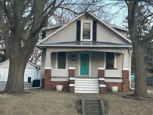 325 S 10th St, Monmouth, IL 61462