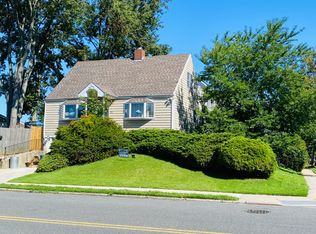 55 Holden Blvd, Staten Island, NY 10314