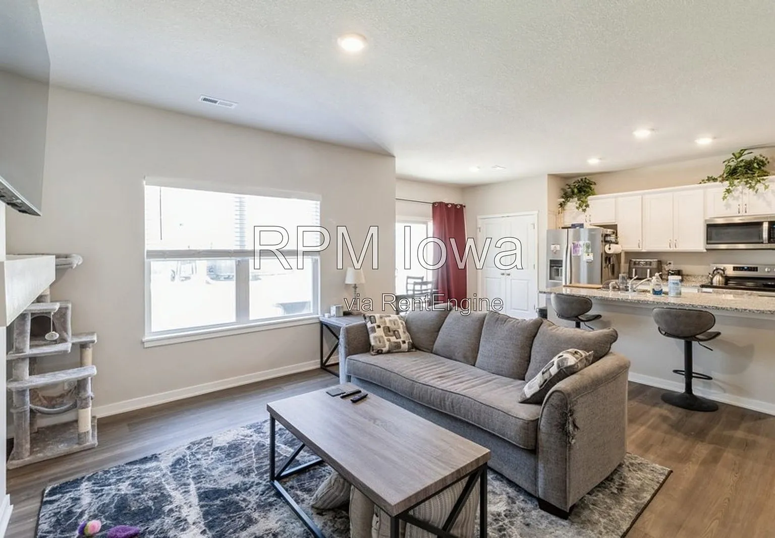 3 bed, 2.5 bath, 1631 sqft, $1,945 — Photo 3
