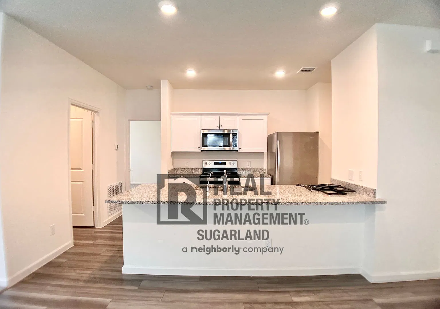 Water Views & Modern Style in Richmond — Photo 4