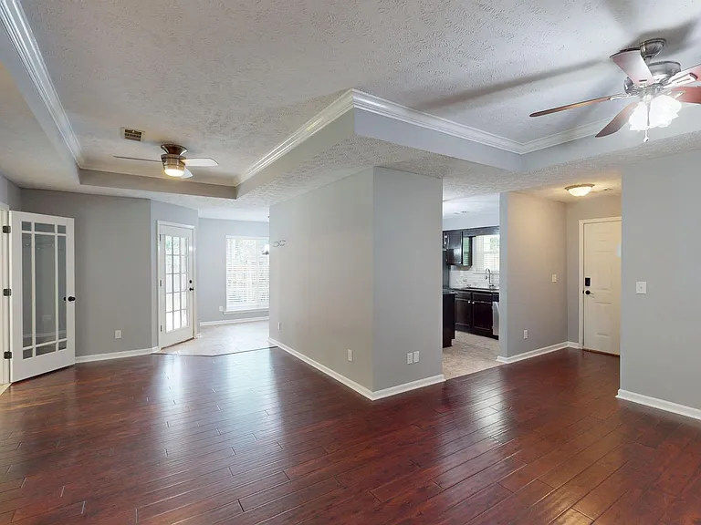 226 Meadow Oaks Ct — Photo 8