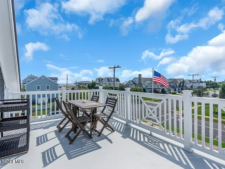 101 Neptune Pl — Photo 41