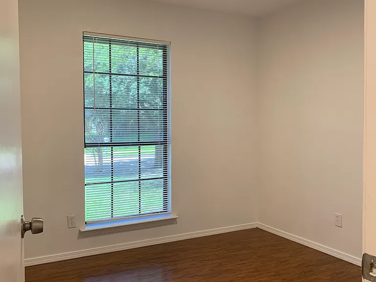 2926 Lake Park Dr — Photo 10