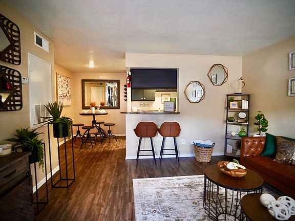 4th image of 800 E South St #902