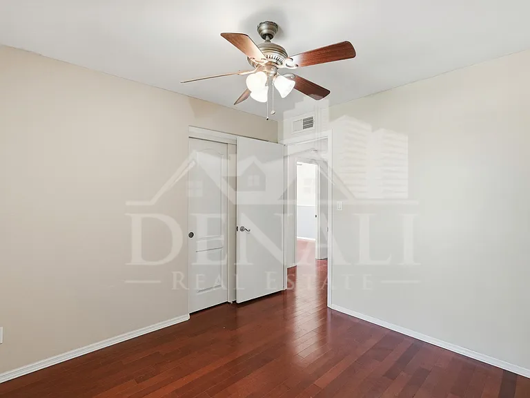 5654 W Mountain View Rd — Photo 22