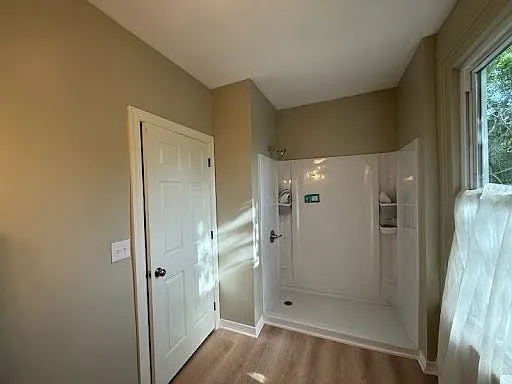 105 Sweeting St — Photo 6