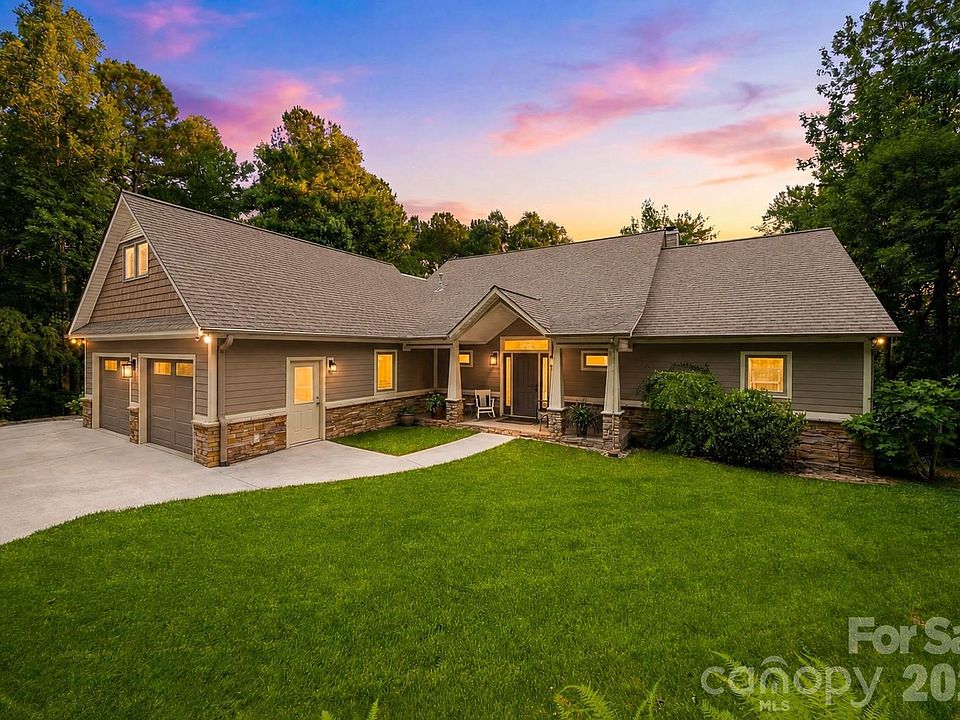 1st image of 104 Rivercliff Dr W
