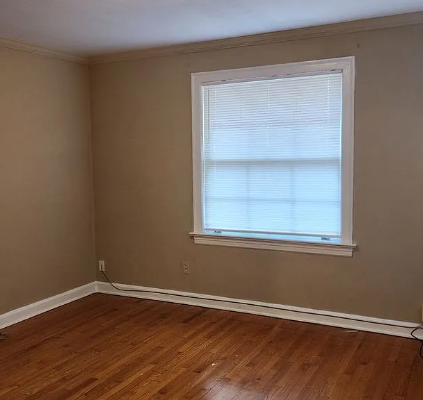 charming 2-bedroom, 1-bath upstairs rental — Photo 11