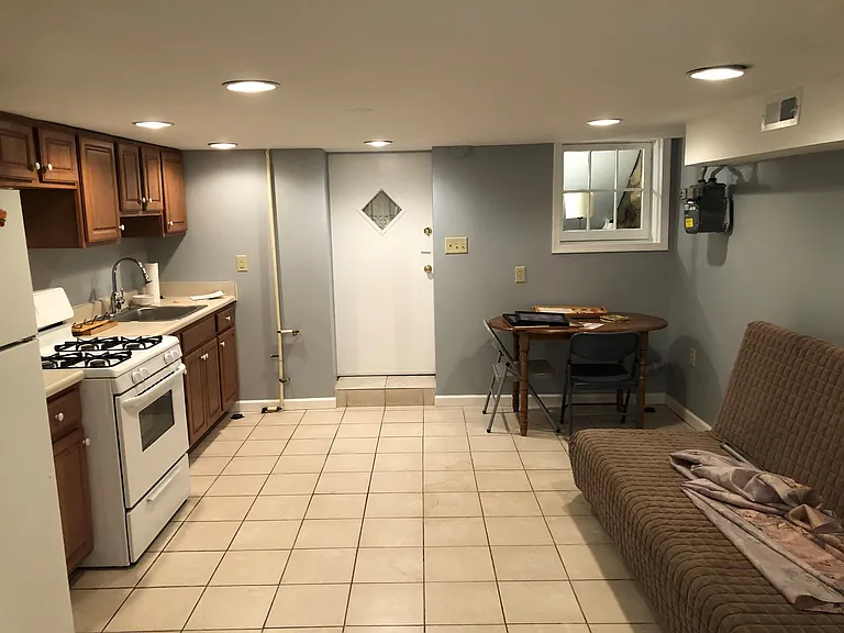 517 Oldham St #2 — Photo 2