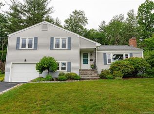 77 Selden Hill Dr, West Hartford, CT 06107