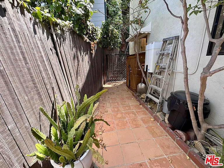 7756 Torreyson Dr #A — Photo 32