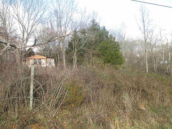5th image of 100 Wade Ln