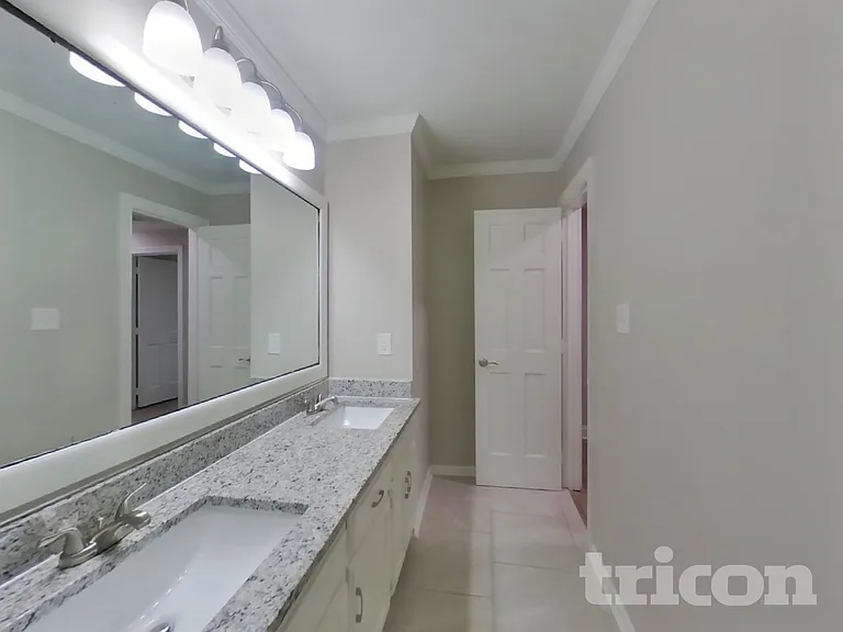 2501 Haybrook Ln — Photo 17
