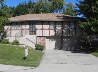 19016 E R D Mize Rd, Independence, MO 64057