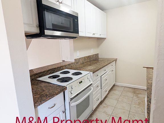 4th image of 932 Dornajo Way APT 3