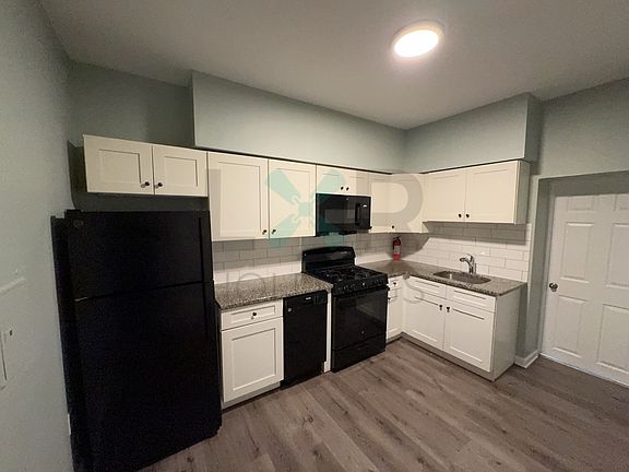 2nd image of 324 S 5th St Floor 1