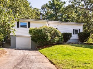 21 Tyng Rd, Tyngsboro, MA 01879