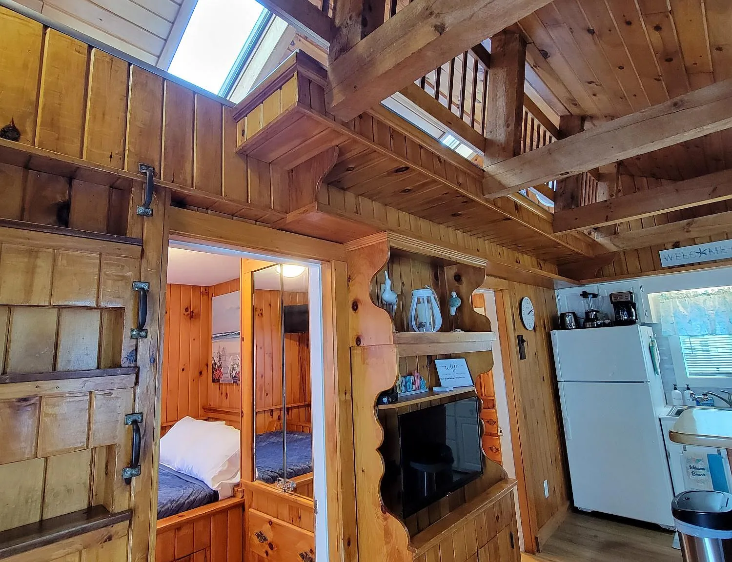 2 bed, 450 sqft, $1,875 — Photo 2