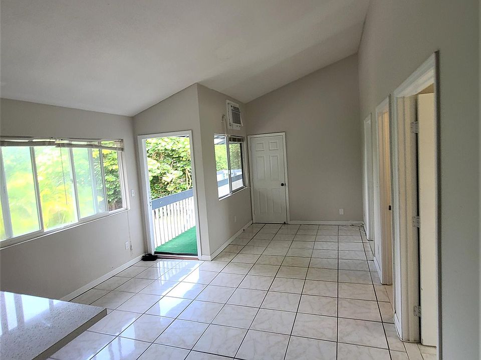2nd image of 316 Auwinala Rd #B