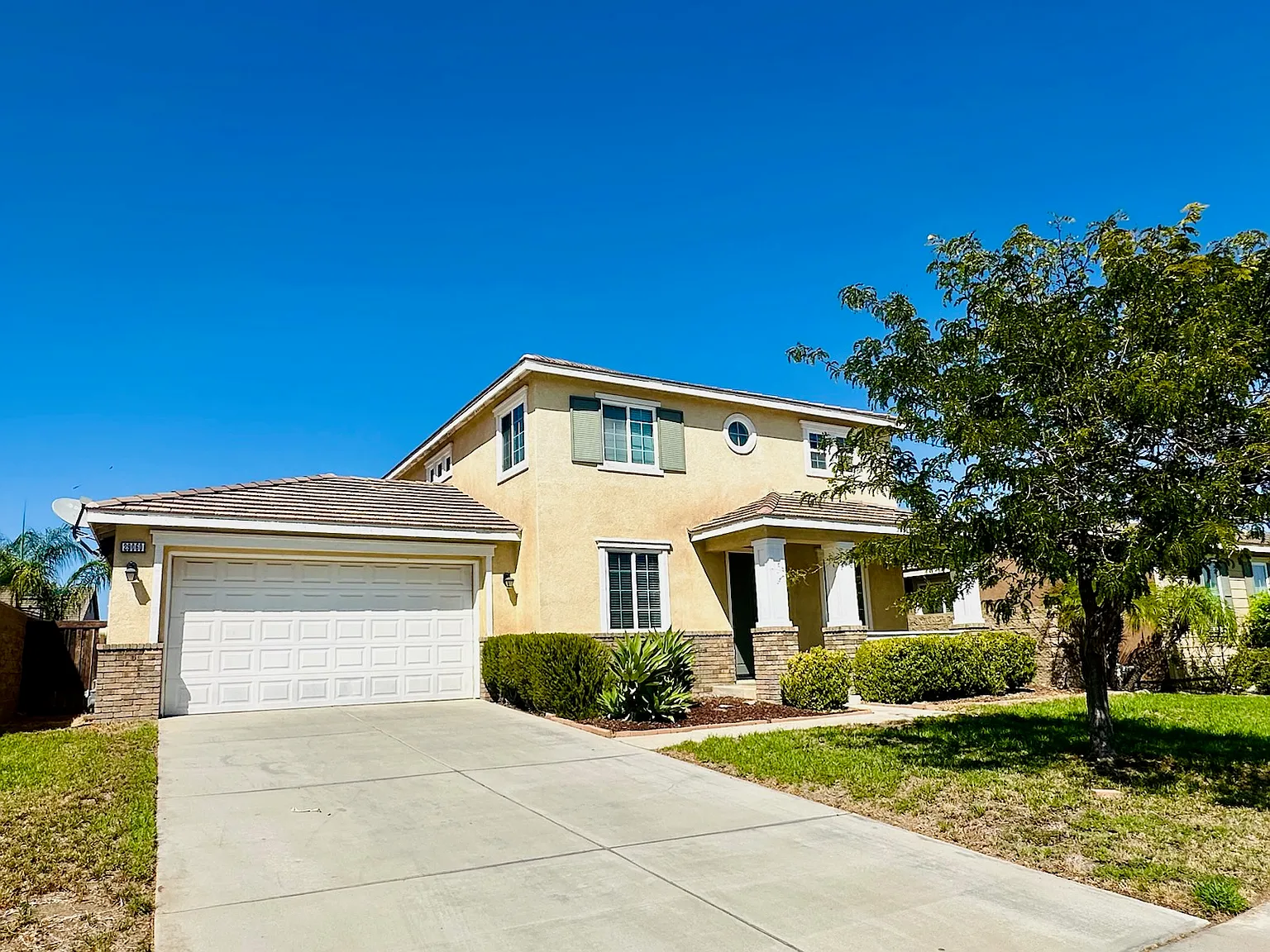 4 bed, 2.5 bath, 2407 sqft, $3,100 — Photo 4