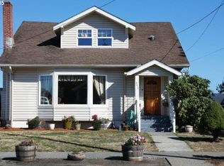 946 S 4th St, Coos Bay, OR 97420