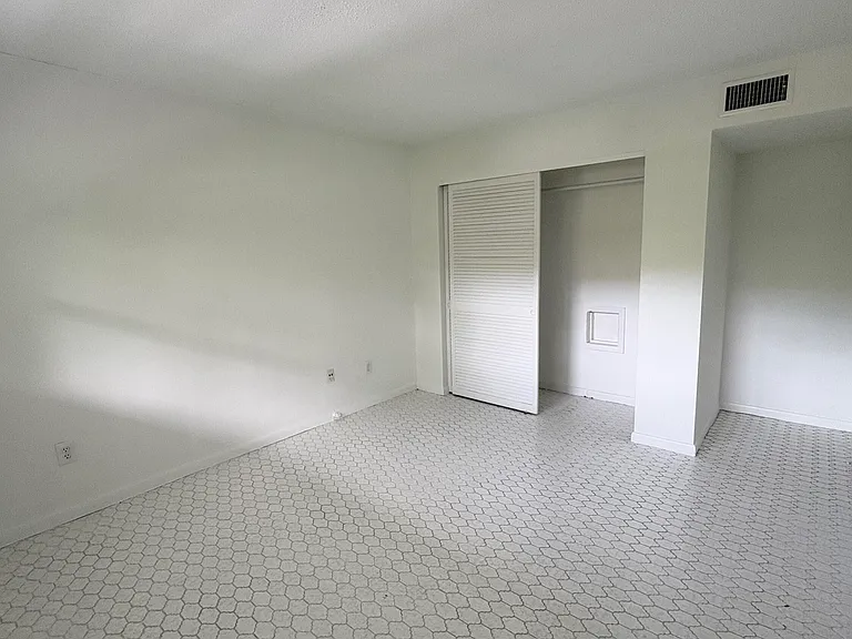 879 NE 195th St #227 — Photo 20