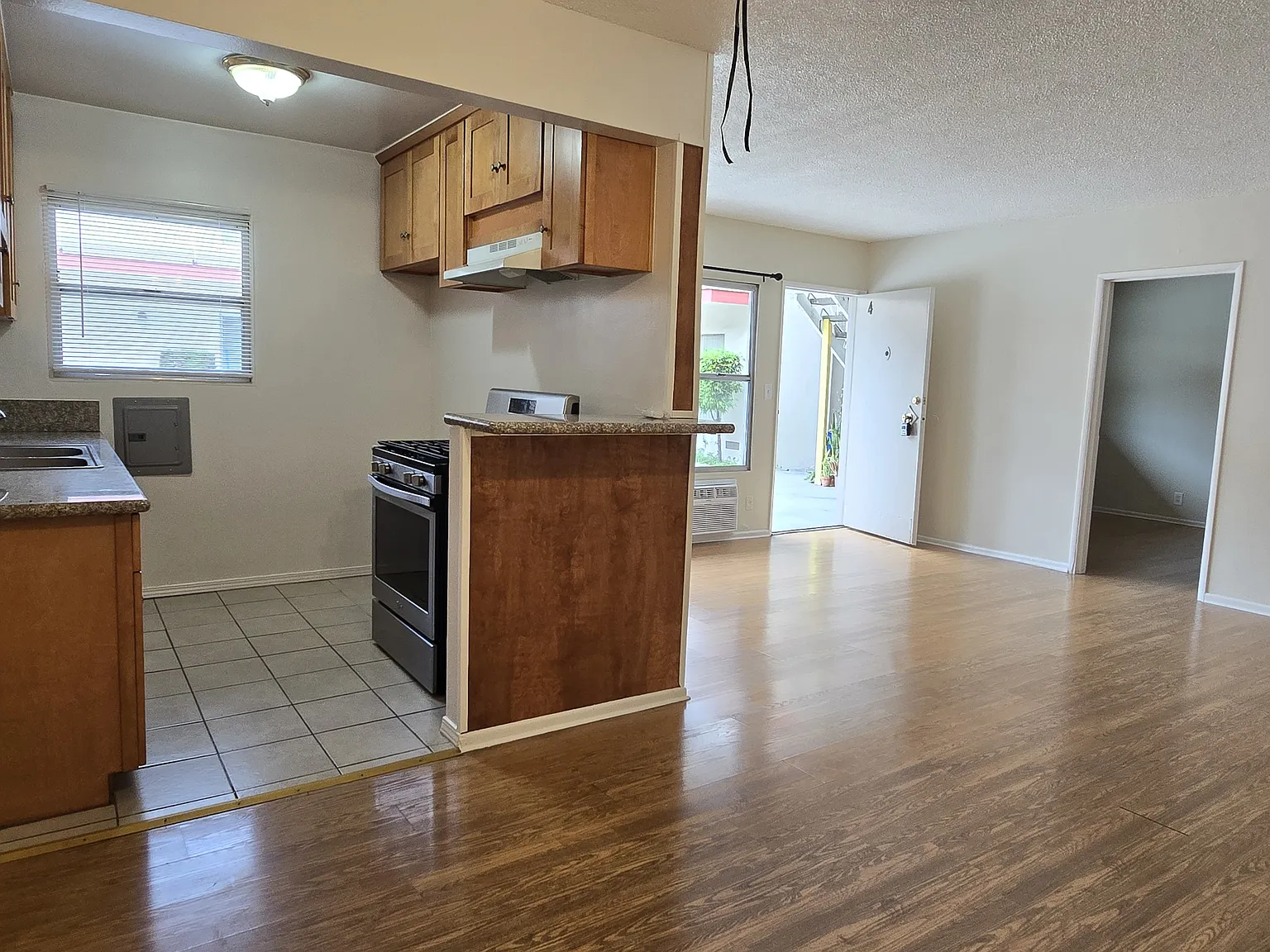 2 bed, 850 sqft, $2,000 — Photo 4