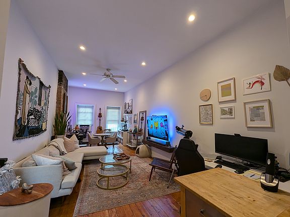 3rd image of 236 E 6th St APT 5W