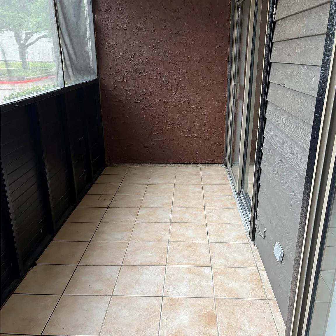 2 bed, 1.0 bath, $1,200 — Photo 4