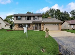 5339 Sandhill Rd, Racine, WI 53402