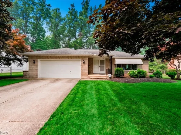 616 Sturbridge Dr, Highland Heights, OH 44143
