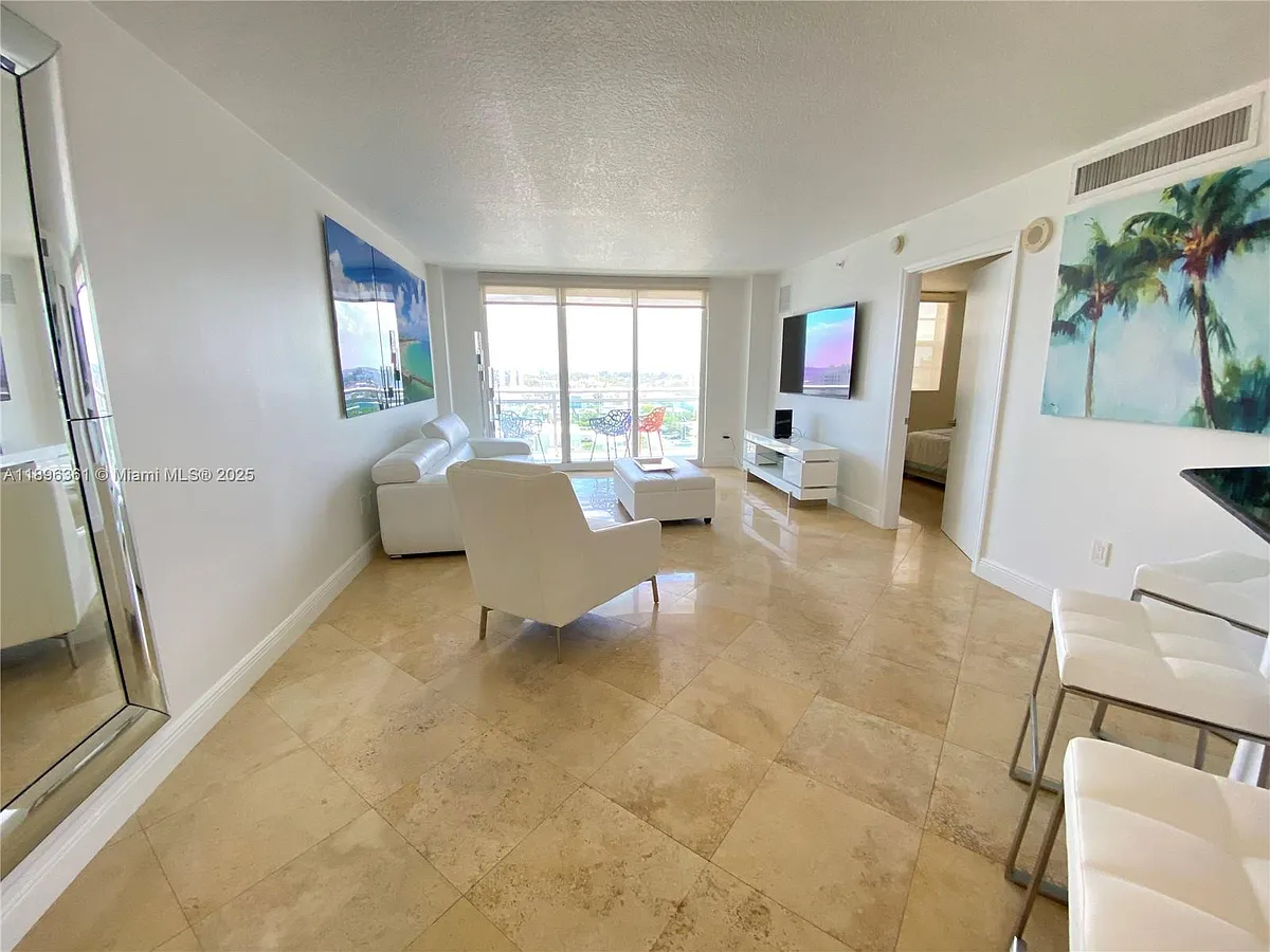 Building Photo - 6917 Collins Ave #1422