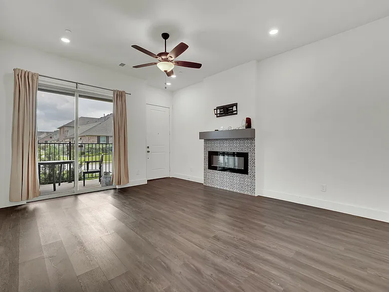 2717 Garden Gate Ln — Photo 6