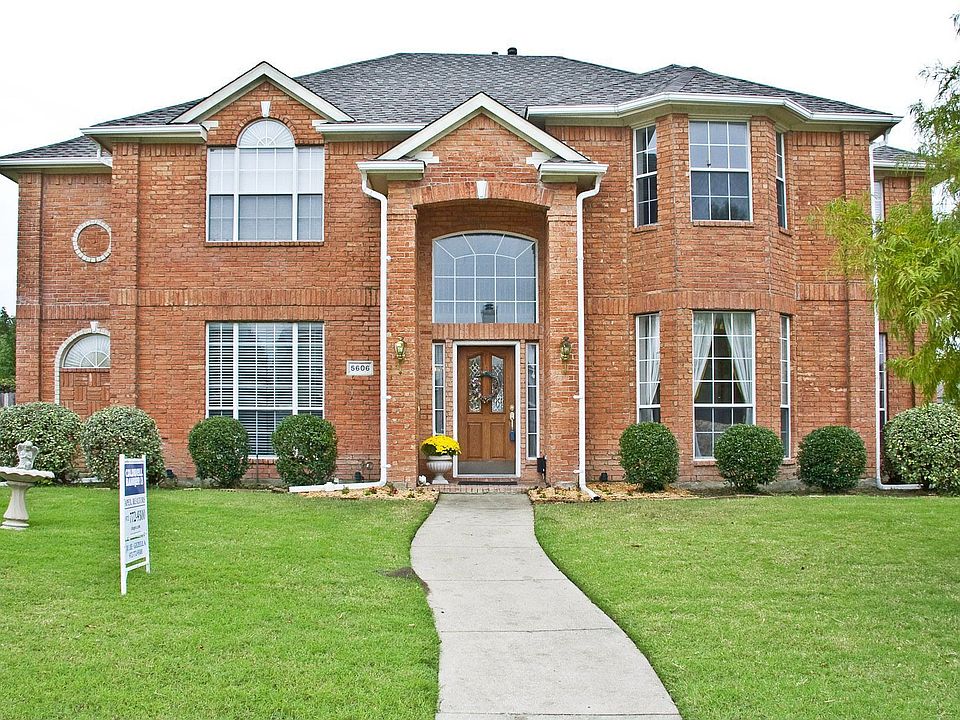Spacious home with lots of upgrades!